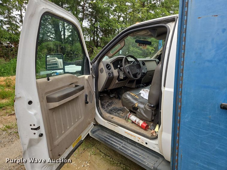 image for item OJ9796 2010 Ford F550 Super Duty XL  flatbed truck