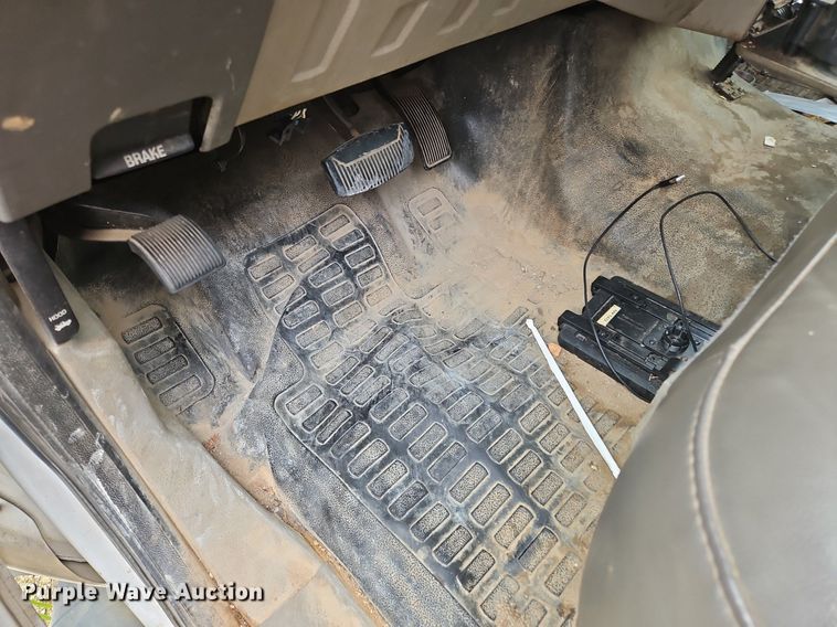 image for item OJ9796 2010 Ford F550 Super Duty XL  flatbed truck