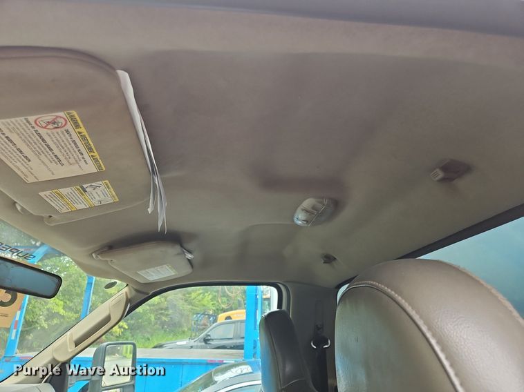 image for item OJ9796 2010 Ford F550 Super Duty XL  flatbed truck