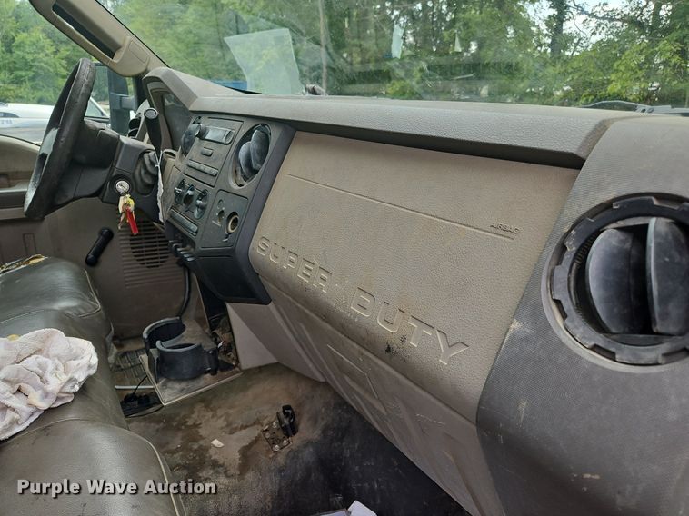 image for item OJ9796 2010 Ford F550 Super Duty XL  flatbed truck