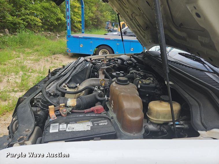 image for item OJ9796 2010 Ford F550 Super Duty XL  flatbed truck