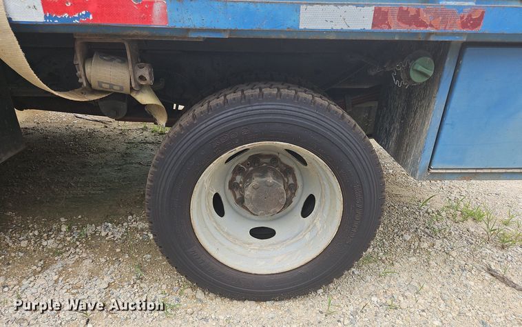 image for item OJ9796 2010 Ford F550 Super Duty XL  flatbed truck