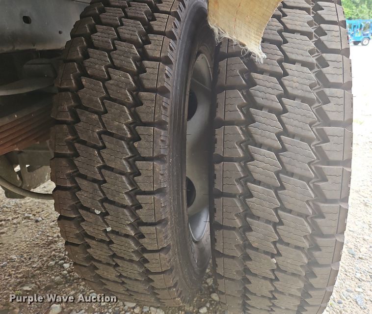 image for item OJ9796 2010 Ford F550 Super Duty XL  flatbed truck