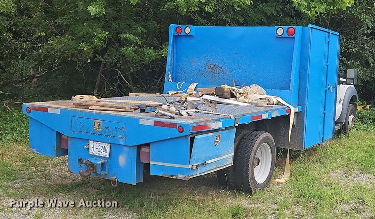 image for item OJ9797 2013 Ford F550 XL flatbed truck