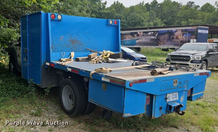 image for item OJ9797 2013 Ford F550 XL flatbed truck