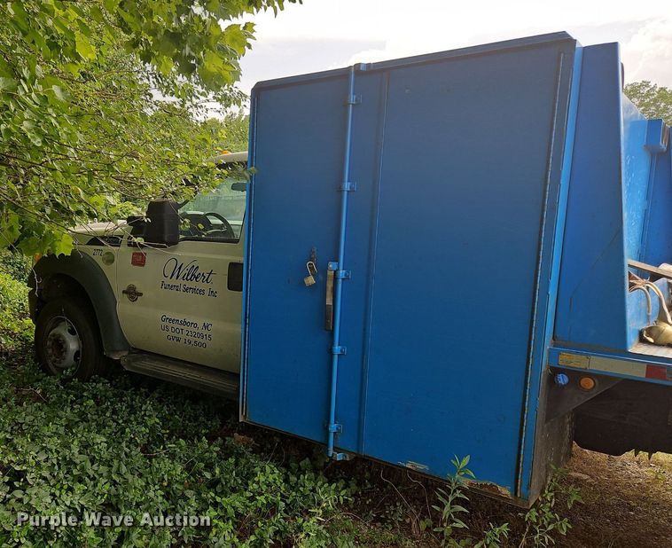 image for item OJ9797 2013 Ford F550 XL flatbed truck