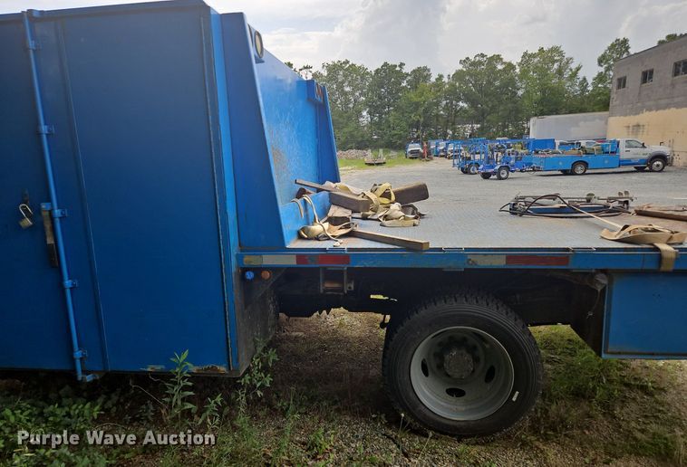 image for item OJ9797 2013 Ford F550 XL flatbed truck
