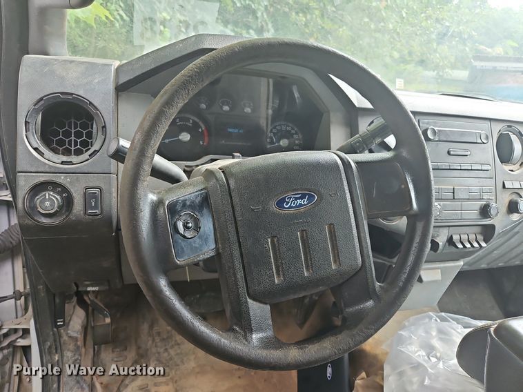 image for item OJ9797 2013 Ford F550 XL flatbed truck