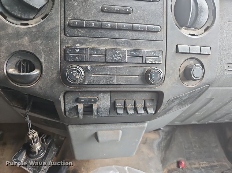 image for item OJ9797 2013 Ford F550 XL flatbed truck