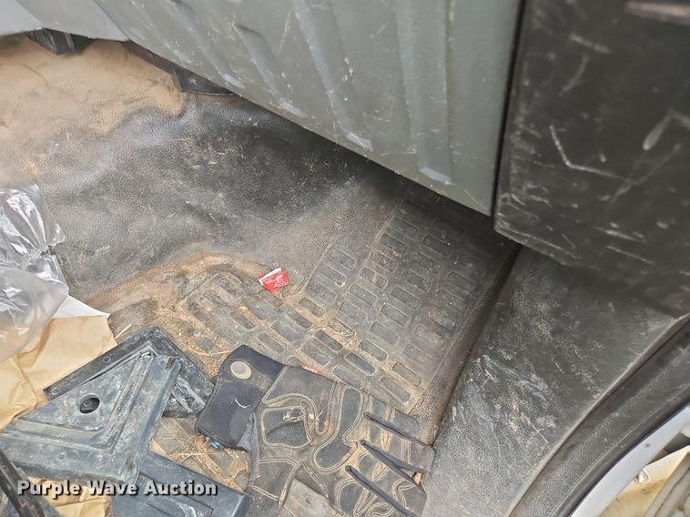 image for item OJ9797 2013 Ford F550 XL flatbed truck