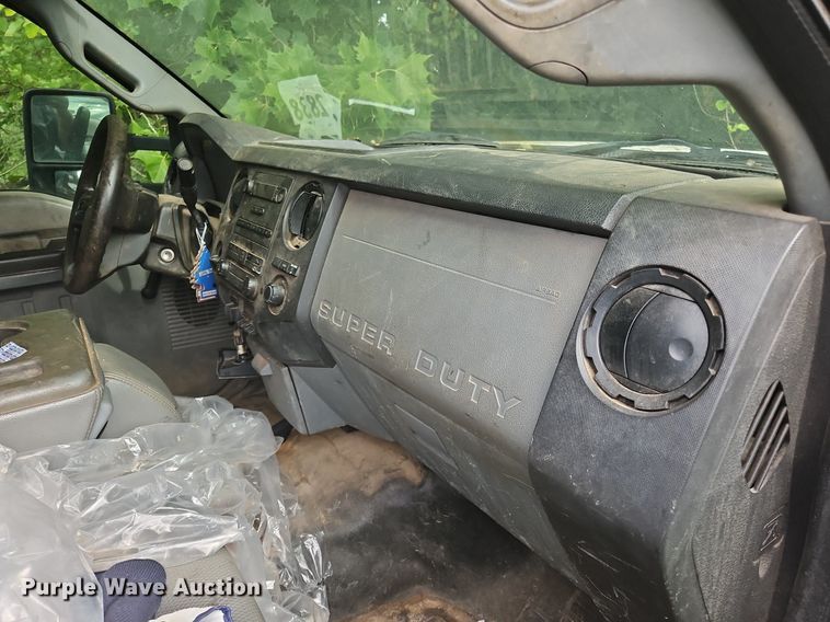 image for item OJ9797 2013 Ford F550 XL flatbed truck