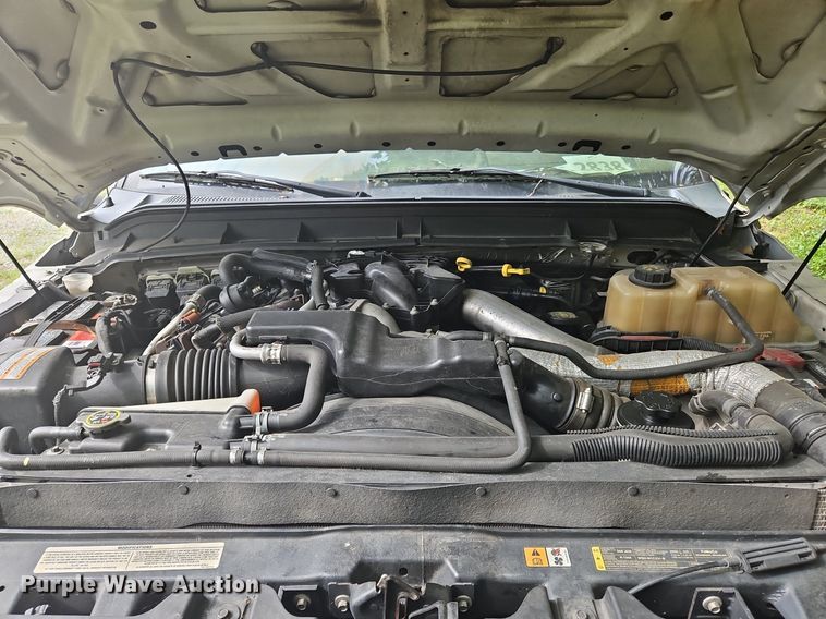 image for item OJ9797 2013 Ford F550 XL flatbed truck