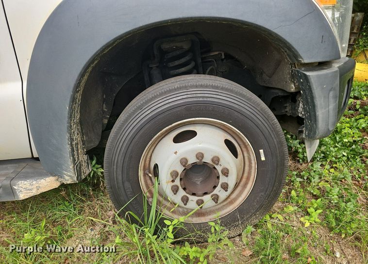 image for item OJ9797 2013 Ford F550 XL flatbed truck