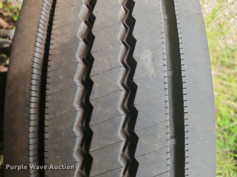 image for item OJ9797 2013 Ford F550 XL flatbed truck