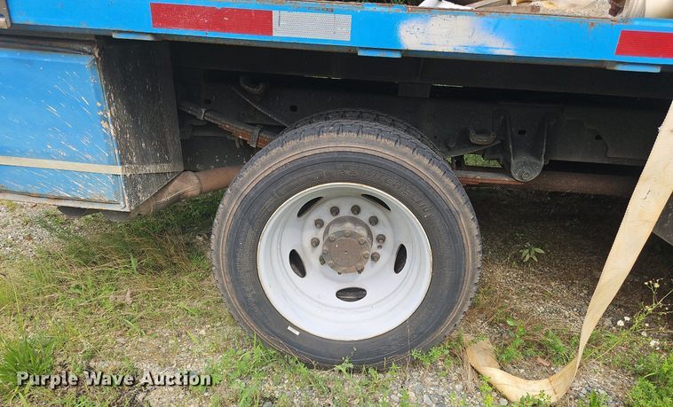 image for item OJ9797 2013 Ford F550 XL flatbed truck