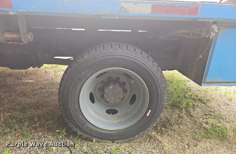 image for item OJ9797 2013 Ford F550 XL flatbed truck