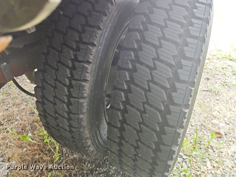 image for item OJ9797 2013 Ford F550 XL flatbed truck