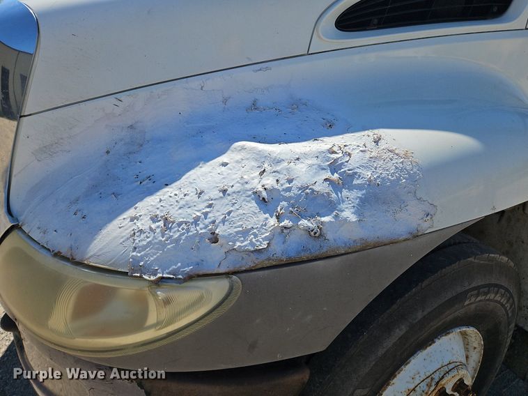 image for item OJ9835 2003 International  MA025 truck cab and chassis