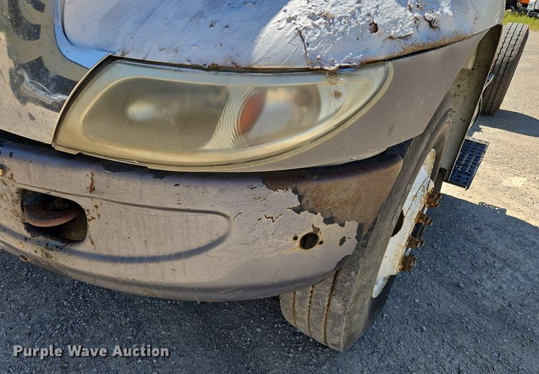 image for item OJ9835 2003 International  MA025 truck cab and chassis