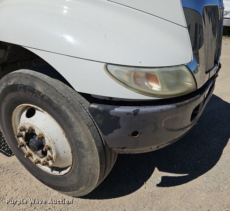 image for item OJ9835 2003 International  MA025 truck cab and chassis