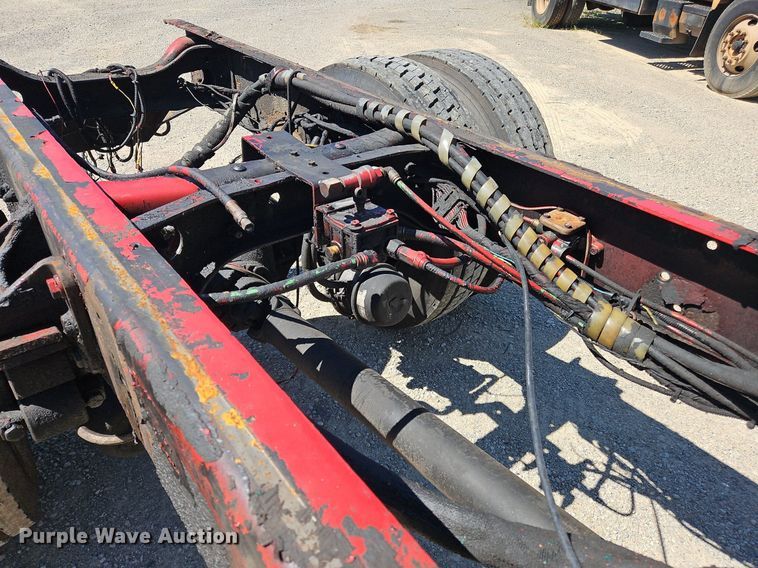 image for item OJ9835 2003 International  MA025 truck cab and chassis