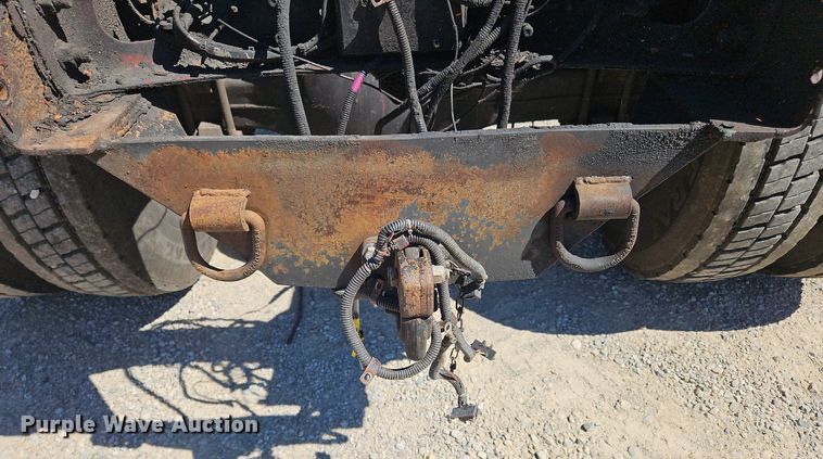 image for item OJ9835 2003 International  MA025 truck cab and chassis