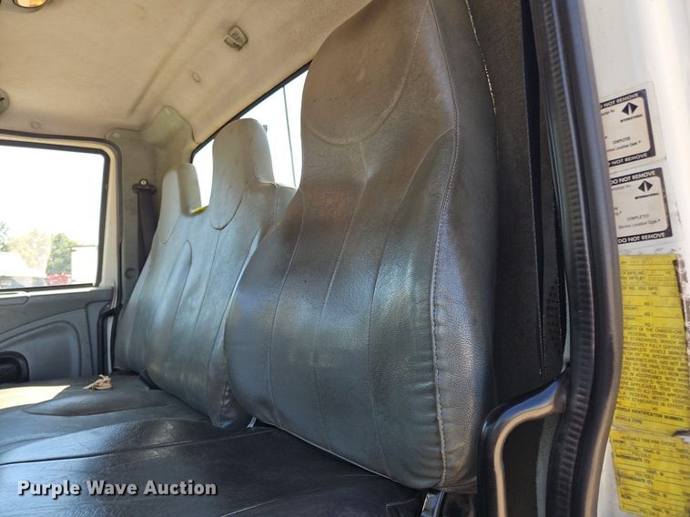 image for item OJ9835 2003 International  MA025 truck cab and chassis