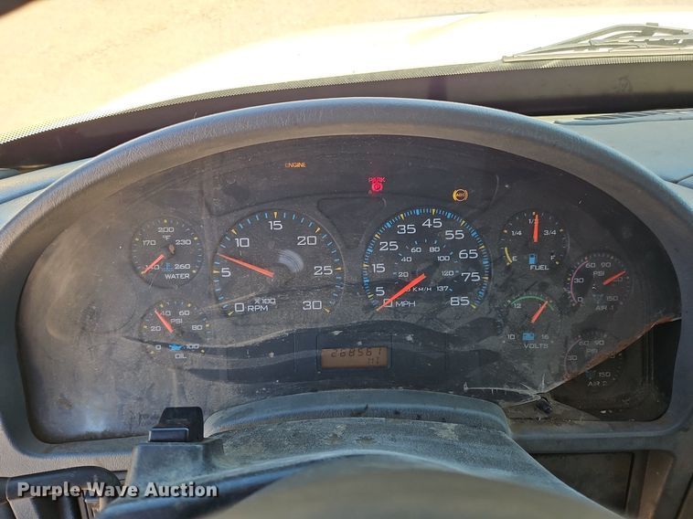 image for item OJ9835 2003 International  MA025 truck cab and chassis