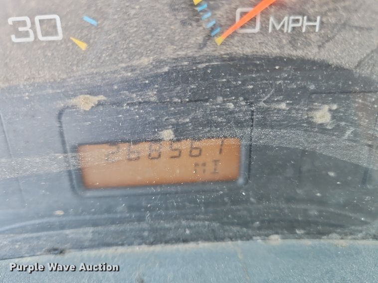 image for item OJ9835 2003 International  MA025 truck cab and chassis