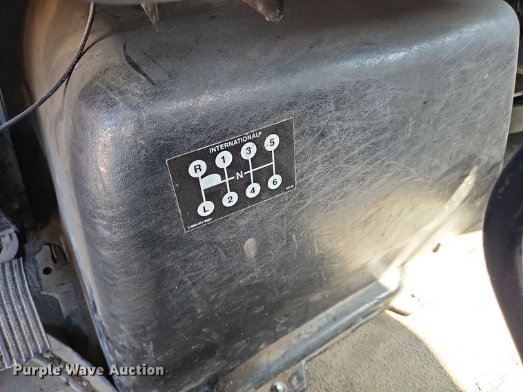 image for item OJ9835 2003 International  MA025 truck cab and chassis