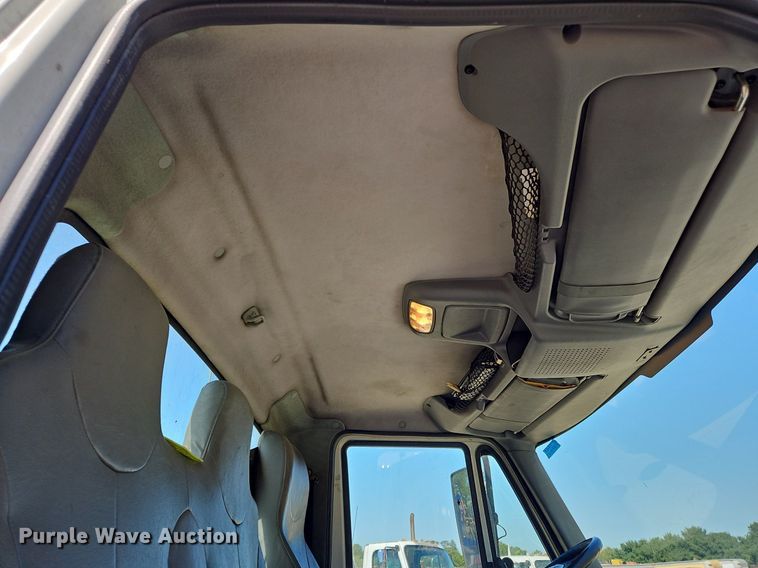 image for item OJ9835 2003 International  MA025 truck cab and chassis