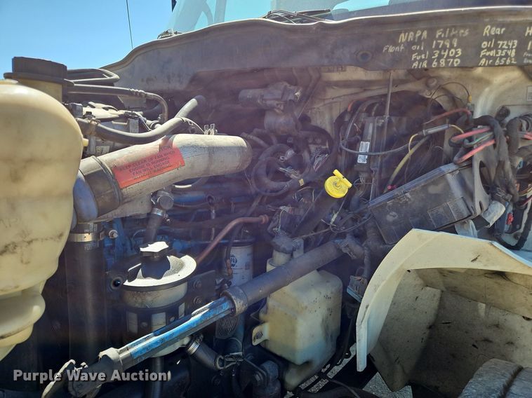 image for item OJ9835 2003 International  MA025 truck cab and chassis