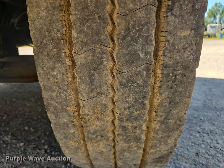 image for item OJ9835 2003 International  MA025 truck cab and chassis