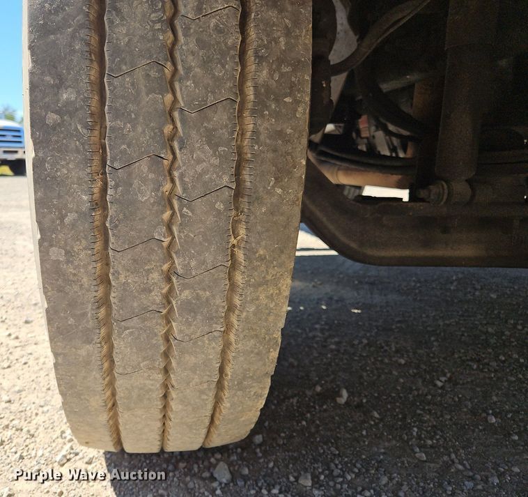 image for item OJ9835 2003 International  MA025 truck cab and chassis