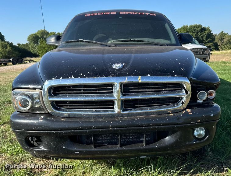 image for item OM9604 1998 Dodge Dakota Sport Club Cab pickup truck