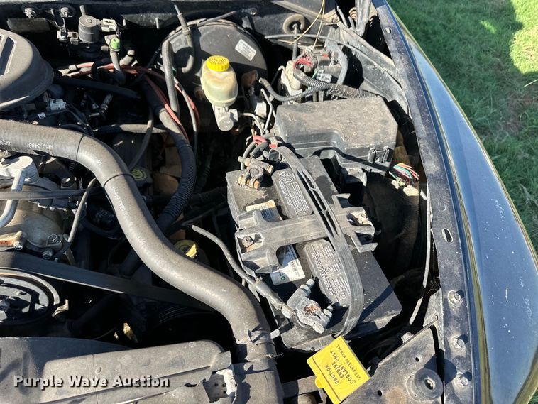 image for item OM9604 1998 Dodge Dakota Sport Club Cab pickup truck