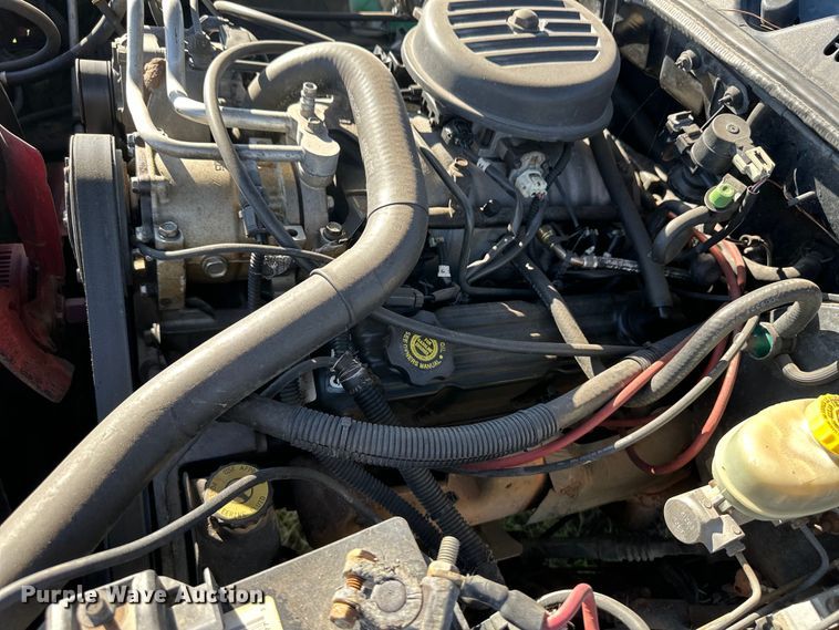 image for item OM9604 1998 Dodge Dakota Sport Club Cab pickup truck