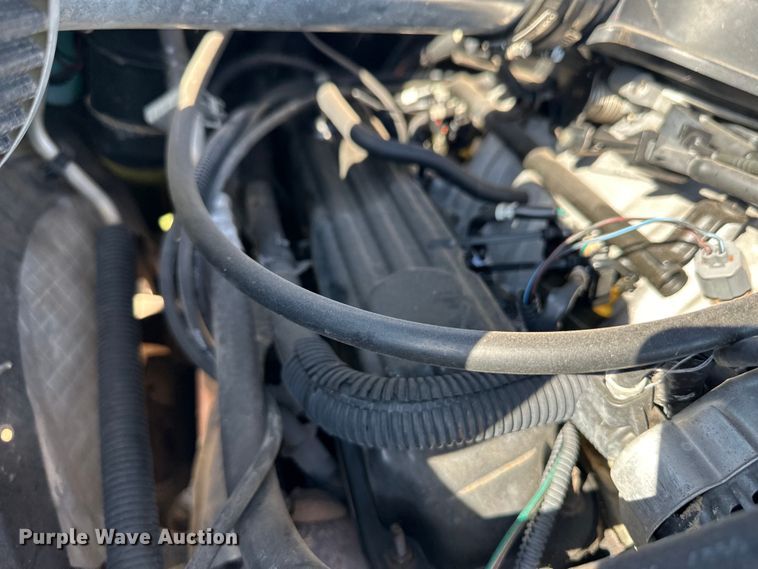 image for item OM9604 1998 Dodge Dakota Sport Club Cab pickup truck