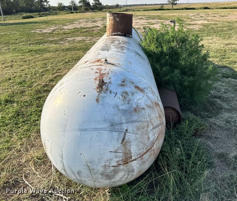 image for item OM9688 1947 Beaird propane tank