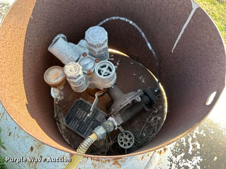 image for item OM9688 1947 Beaird propane tank