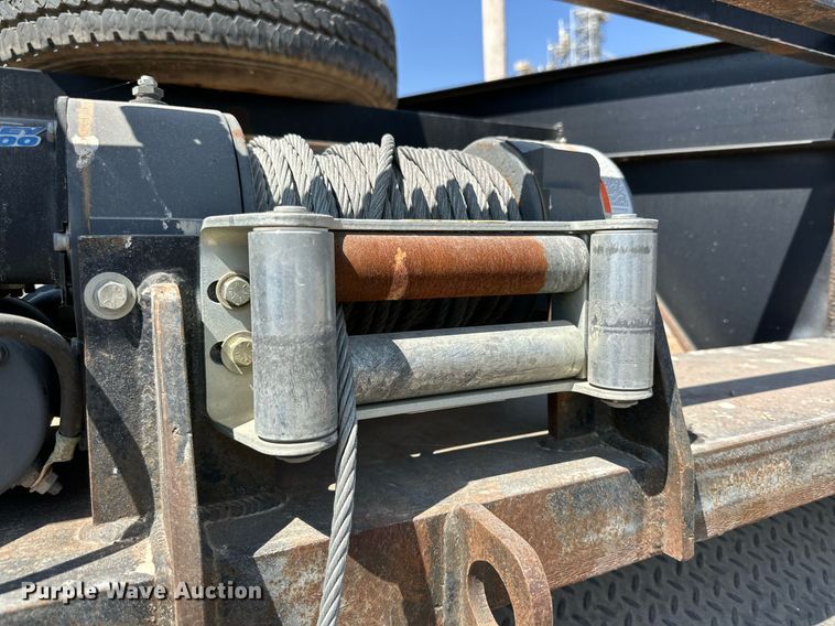 image for item OM9730 2010 PJ tilt deck equipment trailer