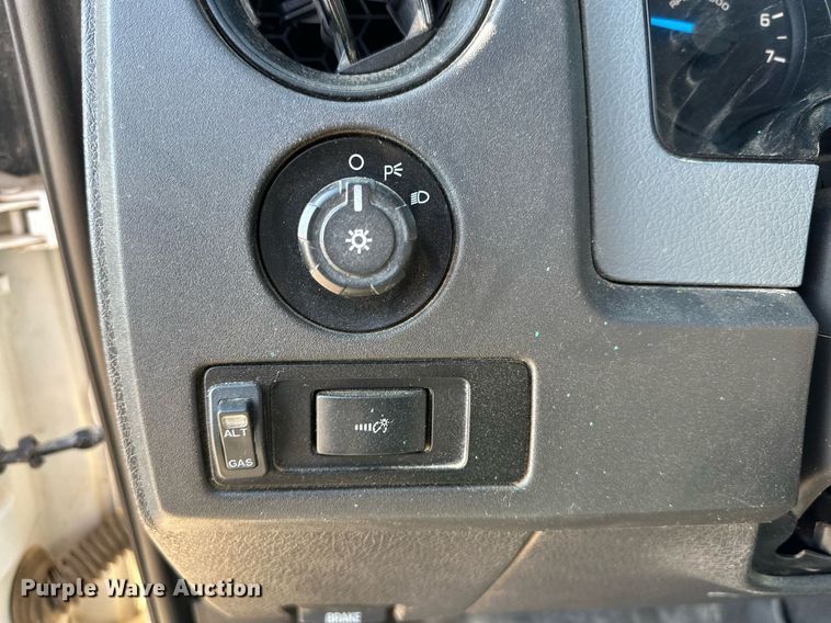 image for item OM9732 2013 Ford F150 XL SuperCab pickup truck