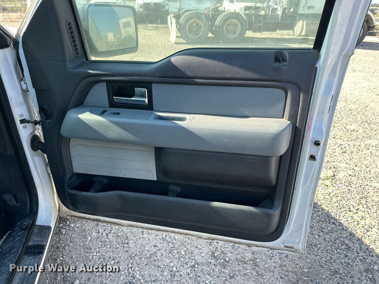 image for item OM9732 2013 Ford F150 XL SuperCab pickup truck