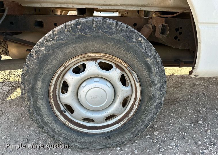 image for item OM9732 2013 Ford F150 XL SuperCab pickup truck