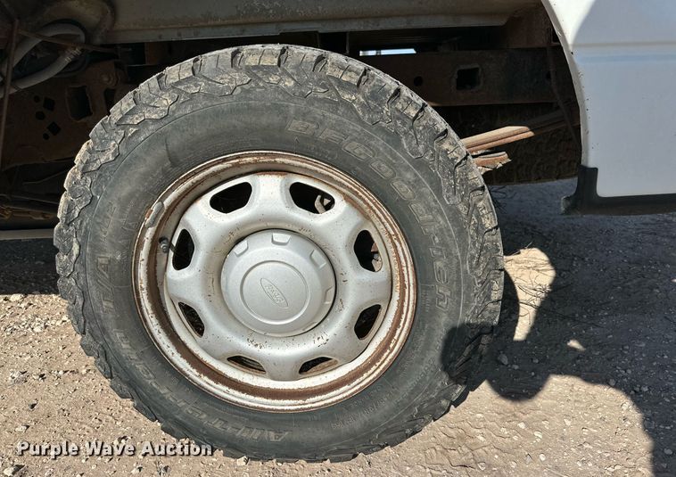 image for item OM9732 2013 Ford F150 XL SuperCab pickup truck