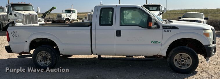 image for item OM9736 2013 Ford F250 Super Duty XL SuperCab pickup truck