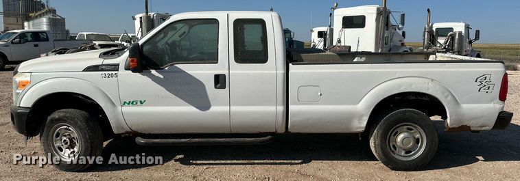 image for item OM9736 2013 Ford F250 Super Duty XL SuperCab pickup truck