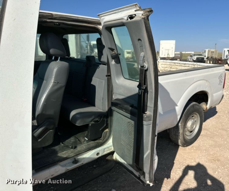image for item OM9736 2013 Ford F250 Super Duty XL SuperCab pickup truck