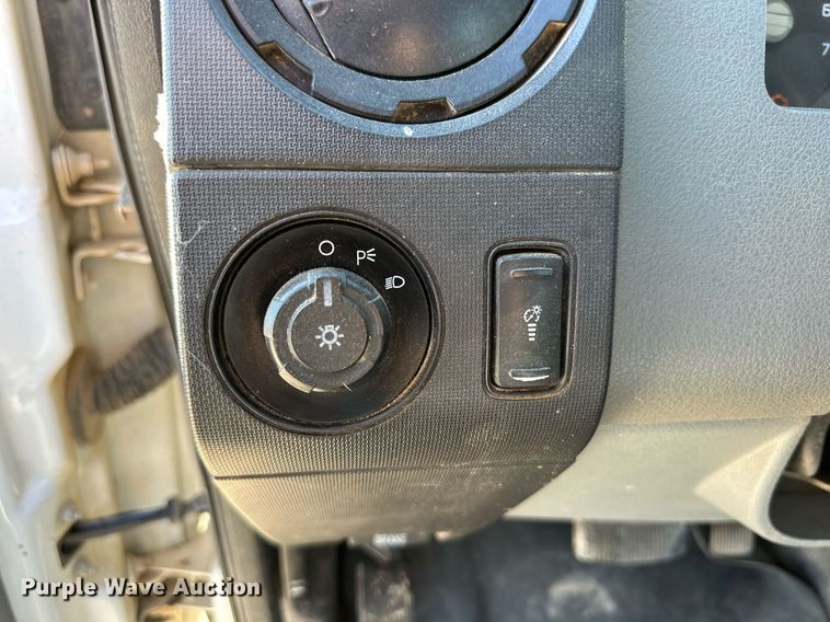 image for item OM9736 2013 Ford F250 Super Duty XL SuperCab pickup truck