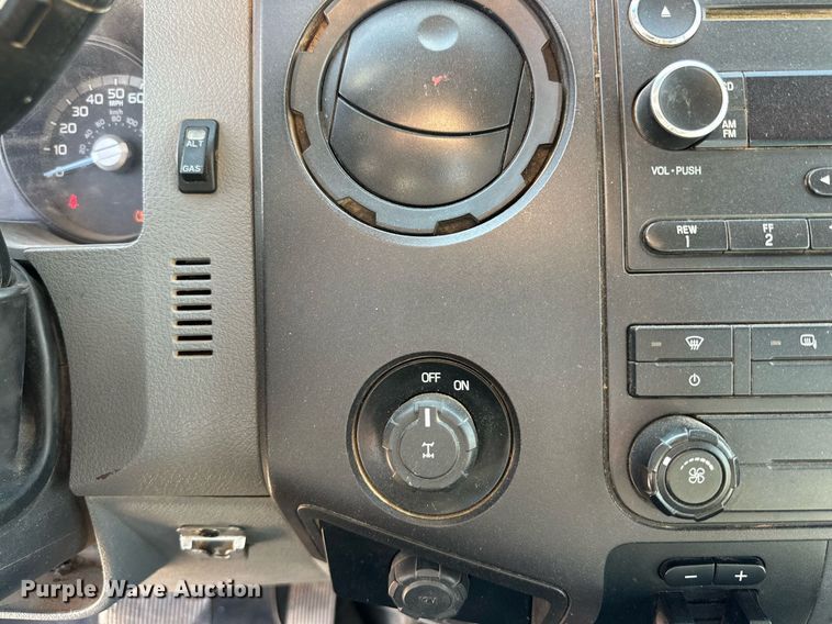 image for item OM9736 2013 Ford F250 Super Duty XL SuperCab pickup truck